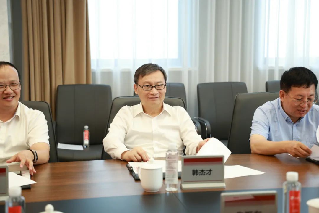 中国科学院院士、哈尔滨工业大学校长韩杰才一行莅临江苏铂莱国际考察指导 中国科学院院士、哈尔滨工业大学校长韩杰才一行莅临江苏铂莱国际考察指导